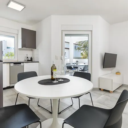 In Barbariga-apartment 1