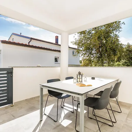 Διαμέρισμα In Barbariga-apartment 1 Peroj