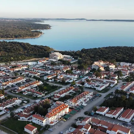 Διαμέρισμα In Barbariga-apartment 1 *
